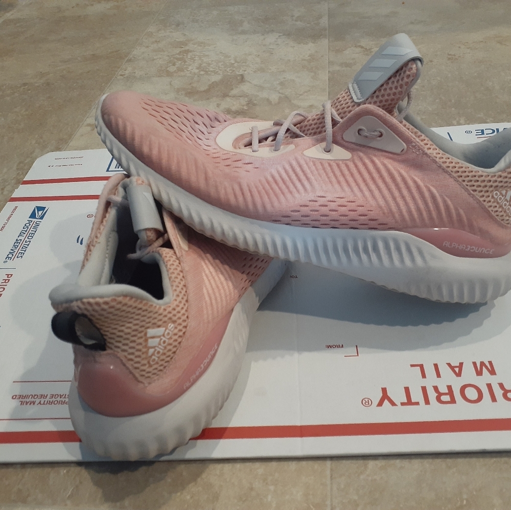 Womans Adidas Bounce 3